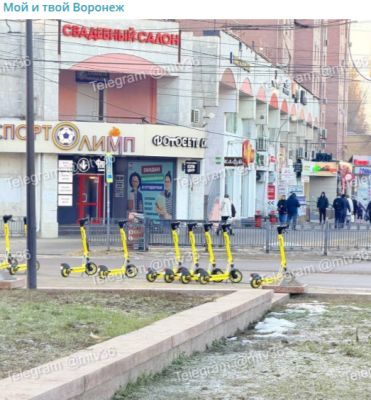 «Не ждали?» «Предвестники ДТП на тротуарах» вновь появились на улицах Воронежа