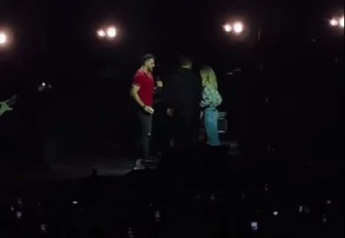 В неловкую ситуацию попала пара из Воронежа на концерте Басты