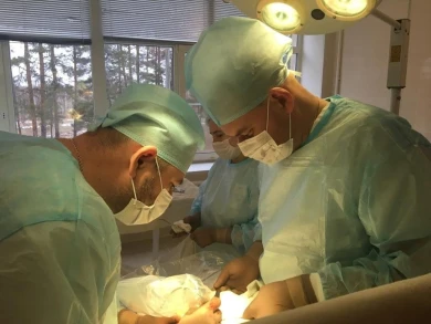 Грыжу внушительного размера удалили пожилому пациенту воронежские врачи