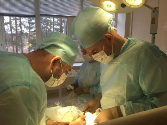 Грыжу внушительного размера удалили пожилому пациенту воронежские врачи