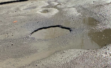 Воронежцы пожаловались на жуткие ямы на дорогах