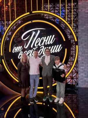 Школьник из Воронежской области покорил Андрея Малахова музыкальным талантом