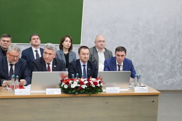 Глава Воронежа посетил учёный совет памяти выдающегося профессора и ректора Игоря Есауленко 