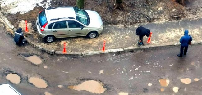 «Как ветром сдуло». Воронежцы необычным способом победили автохама во дворе 