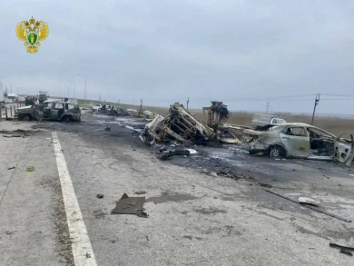 Бензовоз вспыхнул после массового ДТП — есть погибшие и пострадавшие