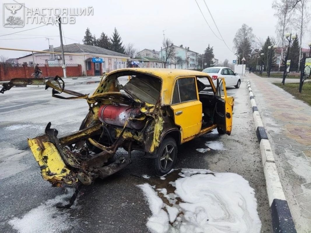 Дрон ВСУ разнёс легковушку — есть пострадавший