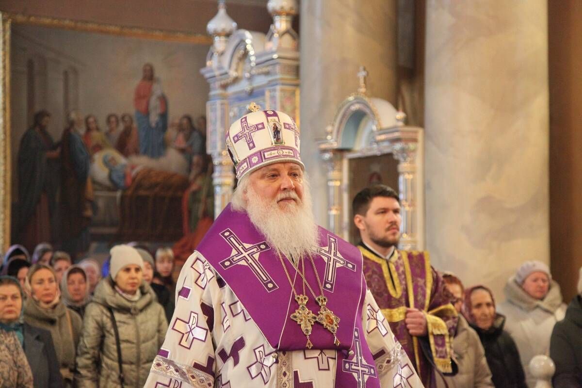 Прихожанка разнесла вдребезги иконы в липецком храме и мешала служить батюшкам