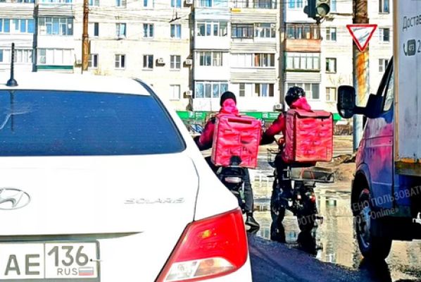 «Совсем не знают ПДД». Воронежский водитель пожаловался на наглых «товарищей» на дороге