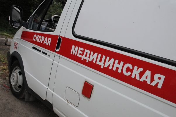 Лежащего на тротуаре мужчину нашли полицейские в центре Воронежа