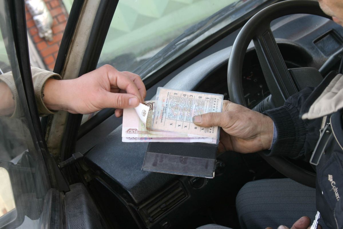 Гаишник помог получить права воронежцу, которого лишили удостоверения за&nbsp;пьяное вождение