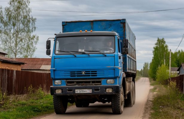 Пьяный воронежец угнал КамАЗ и врезался в мост: мужчину отправили в колонию