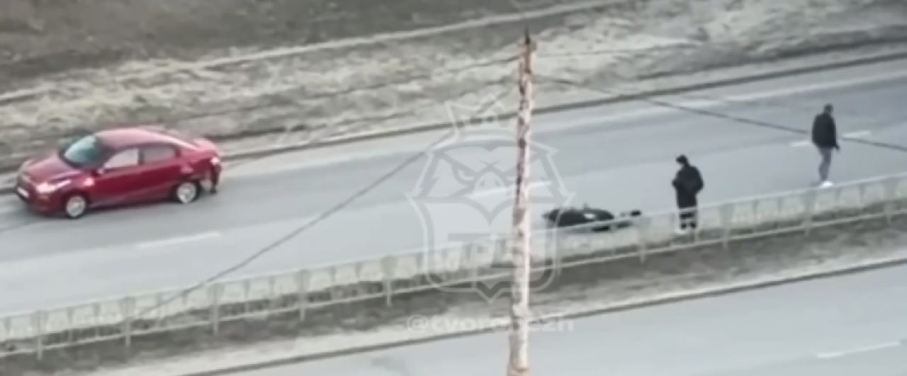 Мотоциклиста сбили на Московском проспекте (ВИДЕО)