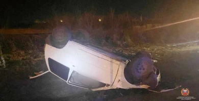 Легковушка на белгородской трассе ушла в кювет и улеглась на «спину»