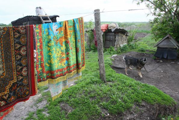 Главное за ночь. Скала упала на дорогу, а за выбивание ковров грозит 5-тысячный штраф