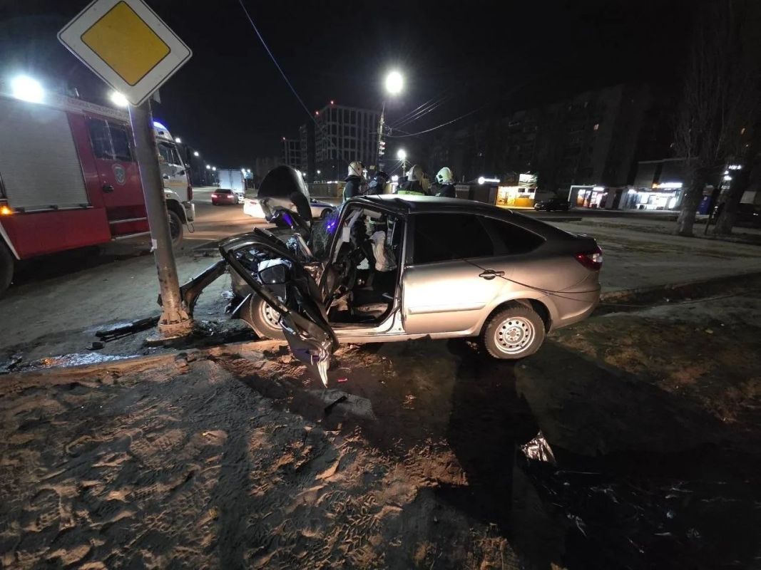 Машину намотало на столб. Молодой водитель погиб в страшном ДТП в Воронеже