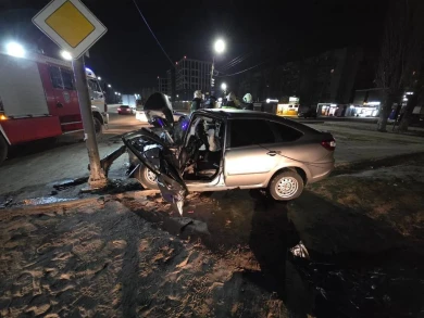 Машину намотало на столб. Молодой водитель погиб в страшном ДТП в Воронеже