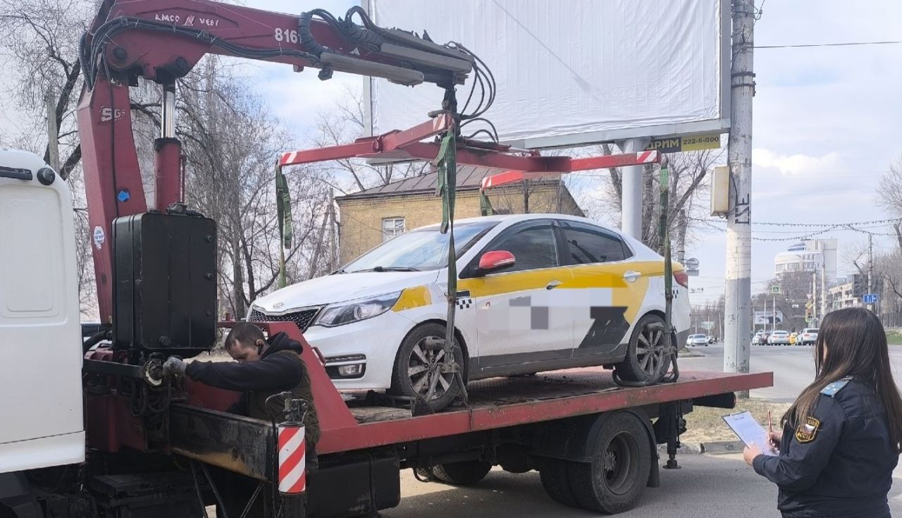 Сапожник без&nbsp;сапог: иномарку воронежского таксиста арестовали за&nbsp;долги