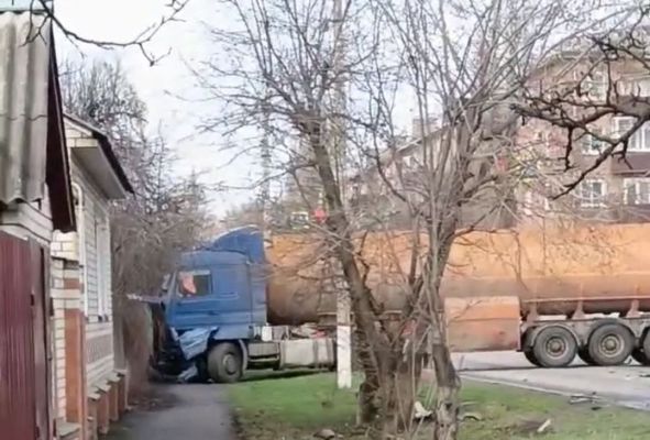 Стали известны личности погибших в жутком ДТП с бензовозом