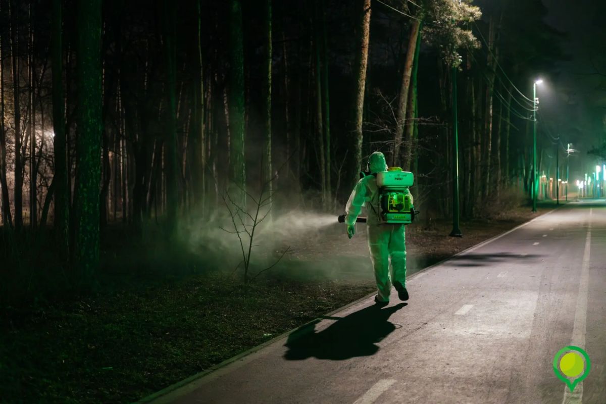 В Липецке начали травить клещей