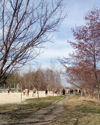 «Уже купаются». Пляжный сезон открыли воронежцы в апреле 