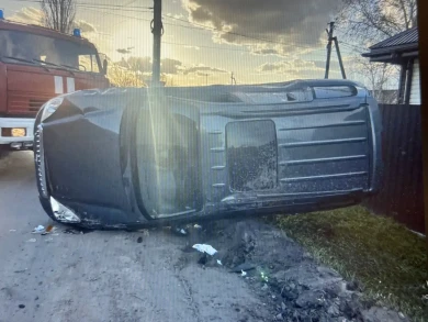 Внедорожник перевернулся в воронежском селе