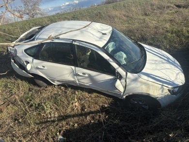 «Лада» вылетела с дороги и опрокинулась — погиб водитель