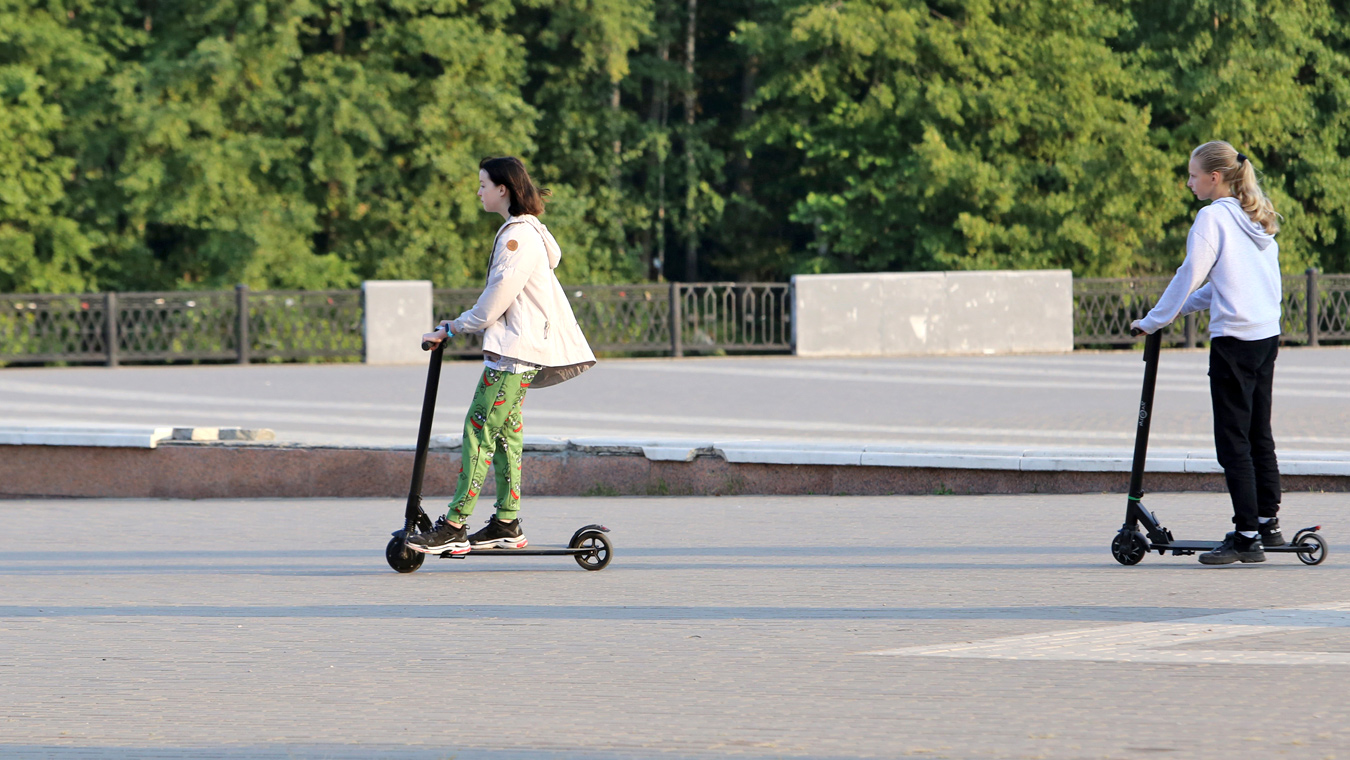 Подросткам до 18 лет хотят запретить пользоваться электросамокатами
