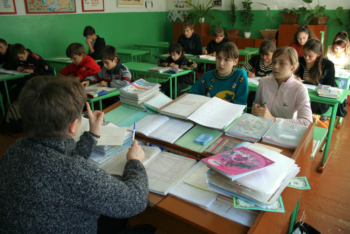 Летние каникулы у воронежских школьников могут перенести