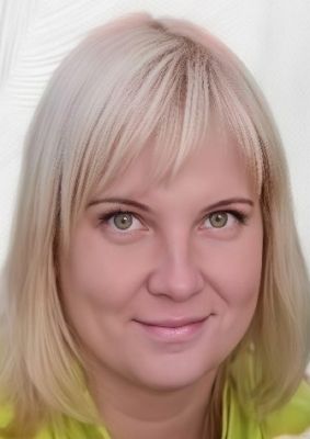 Женщина в красной куртке вышла из дома и пропала в Воронеже