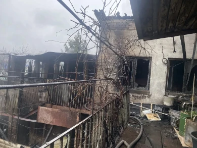 Появились фото с места страшного пожара, в котором погиб мужчина