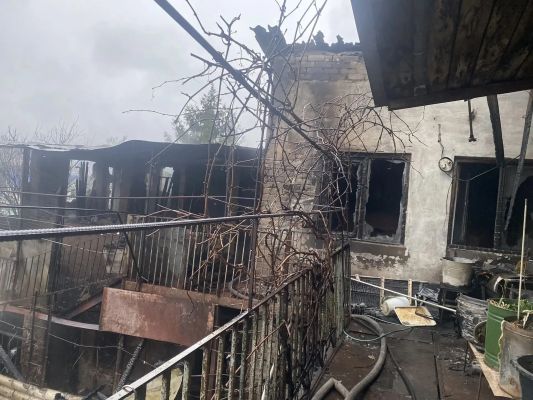 Появились фото с места страшного пожара, в котором погиб мужчина