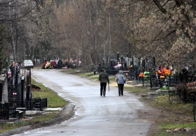 На каких автобусах можно добраться до городских кладбищ, напомнили воронежцам