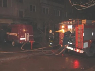 26 человек эвакуировали из полыхающего общежития в Воронеже