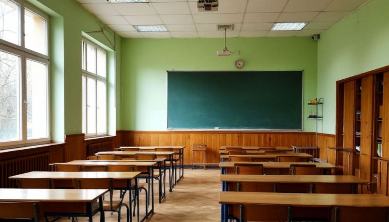 Инцидент с перцовым баллончиком в школе и гибель женщины в ДТП. Главные новости Воронежа и области за 13 апреля