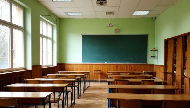 Инцидент с перцовым баллончиком в школе и гибель женщины в ДТП. Главные новости Воронежа и области за 13 апреля