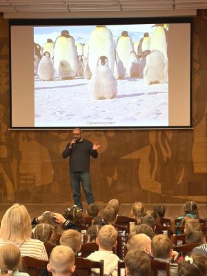 На встрече в Нововоронеже полярник рассказал о жизни пингвинов 