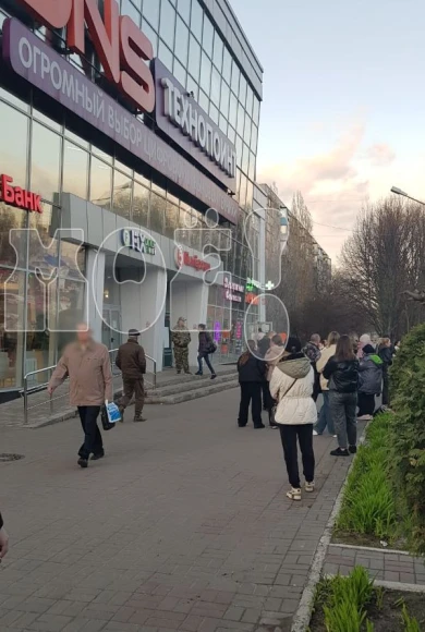 Воронежцев эвакуировали из ТЦ. Что произошло?