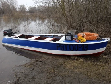 Воронежцев стали перевозить на лодке из-за затопленного моста