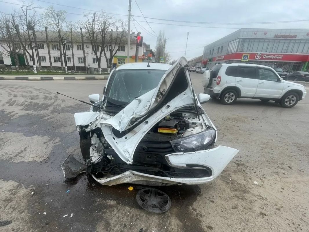 13-летняя девочка и&nbsp;трое взрослых пострадали в&nbsp;лобовом ДТП в&nbsp;воронежском райцентре