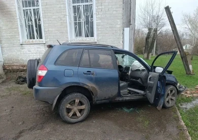 Автомобиль протаранил аптеку в Воронежской области — есть пострадавший