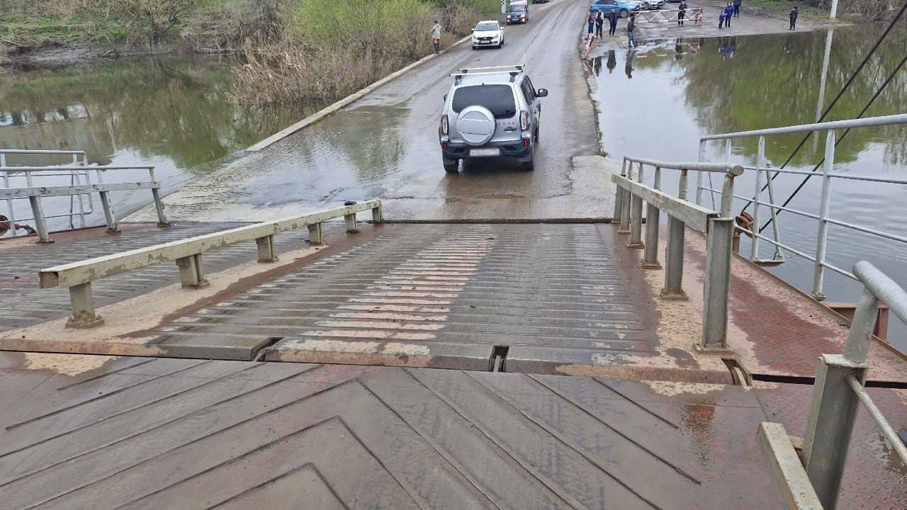 Движение по&nbsp;понтонному мосту открыли в&nbsp;микрорайоне Воронежа