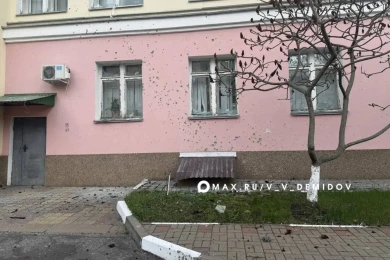 Украинский беспилотник изрешетил соцобъект в Белгороде: ранена женщина
