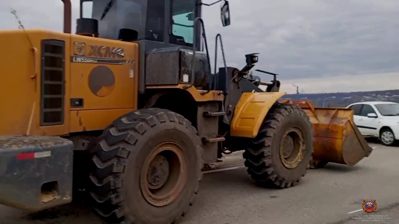 Погрузчик на белгородской трассе протаранил легковушку и ранил 7-летнего ребенка