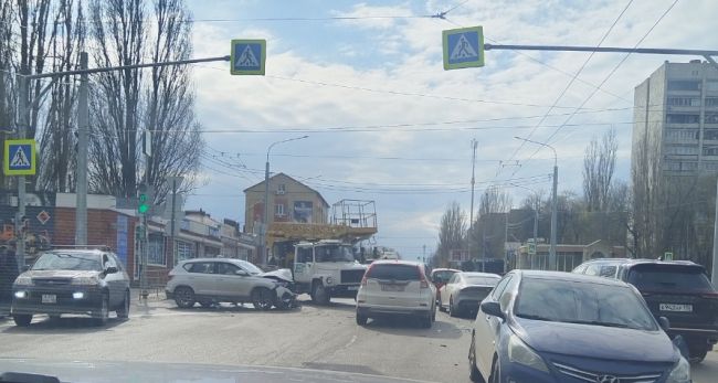 ДТП произошло на дублёре Московского проспекта в Воронеже