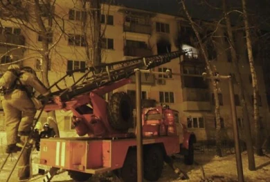 10 воронежцев эвакуировали из горящей многоэтажки