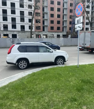 Девочка-подросток попала под колёса автомобиля в Воронеже