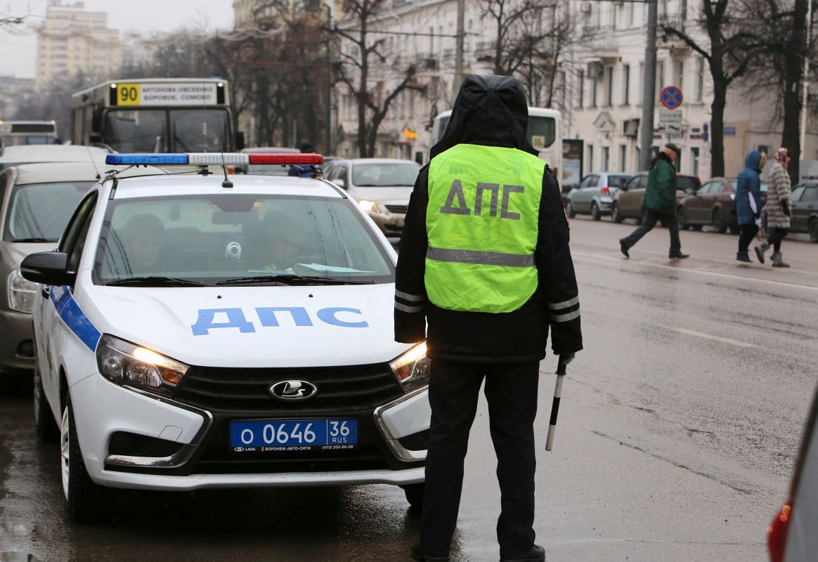 Массовые проверки водителей проходят на воронежских дорогах