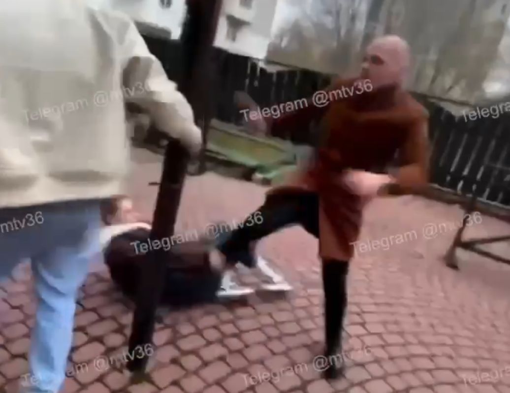 Девушку жестоко избили за&nbsp;отказ познакомиться у&nbsp;караоке-бара в&nbsp;Воронеже