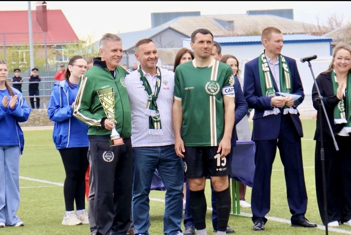 «Это необходимая эмоциональная разгрузка». Александр Пешиков рассказал губернатору о&nbsp;поддержке футбола в&nbsp;Богучаре &nbsp;