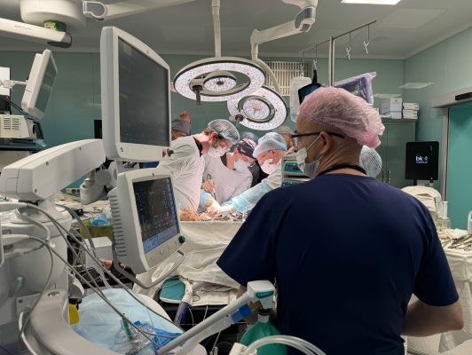 Операцию в прямой трансляции провели воронежские врачи вместе с ведущим хирургом страны